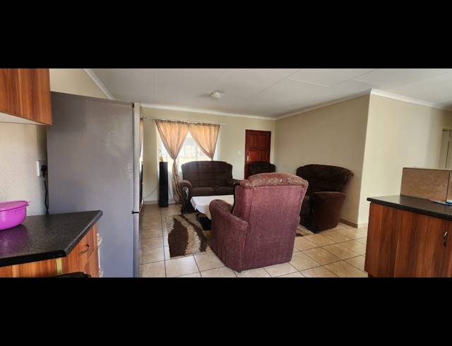 3 BEDROOM HOUSE FOR SALE IN WATERKLOOF HILL ESTATE
